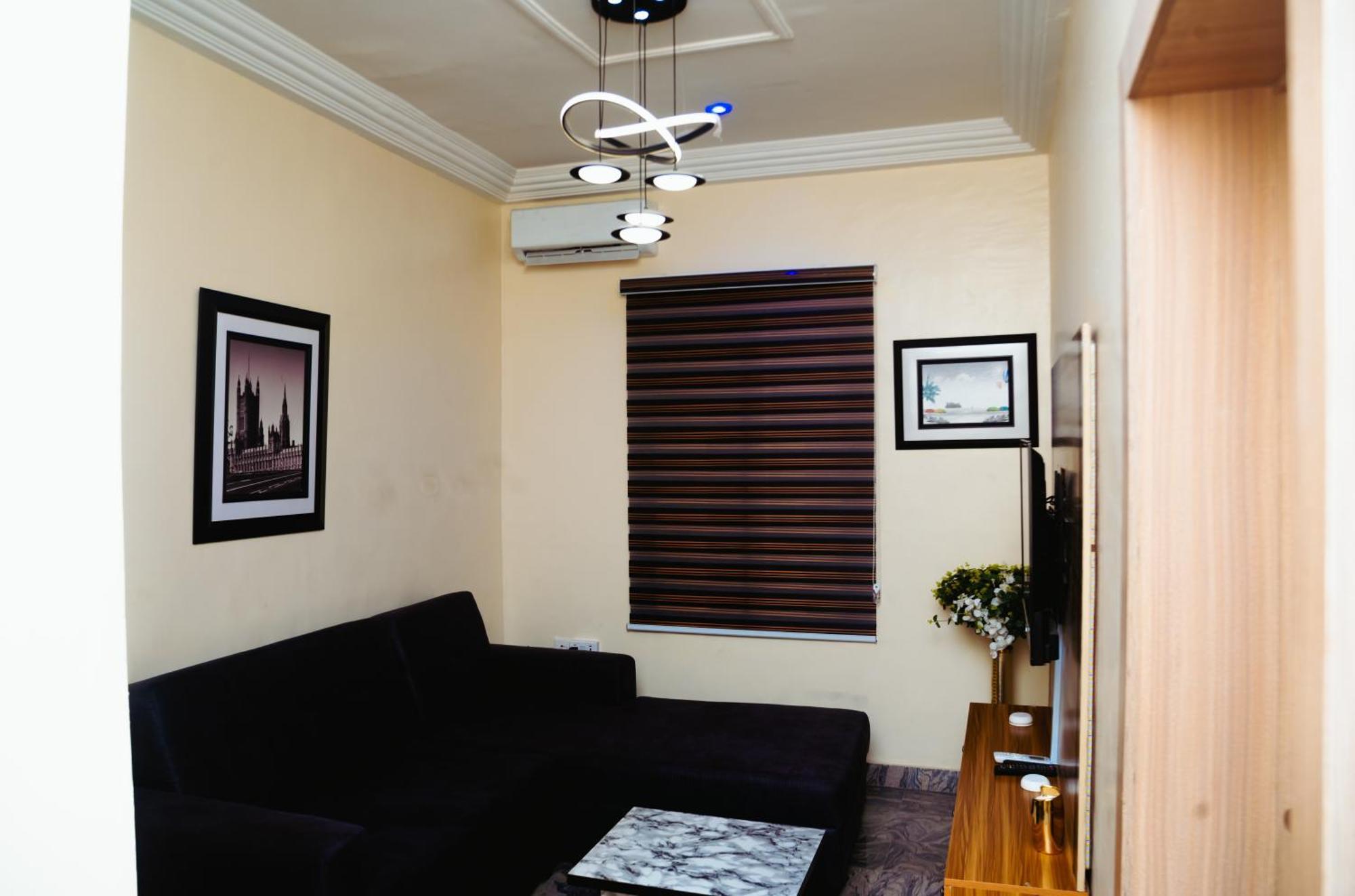 Aylesbury Homes Luxury Apartments Леккі Екстер'єр фото
