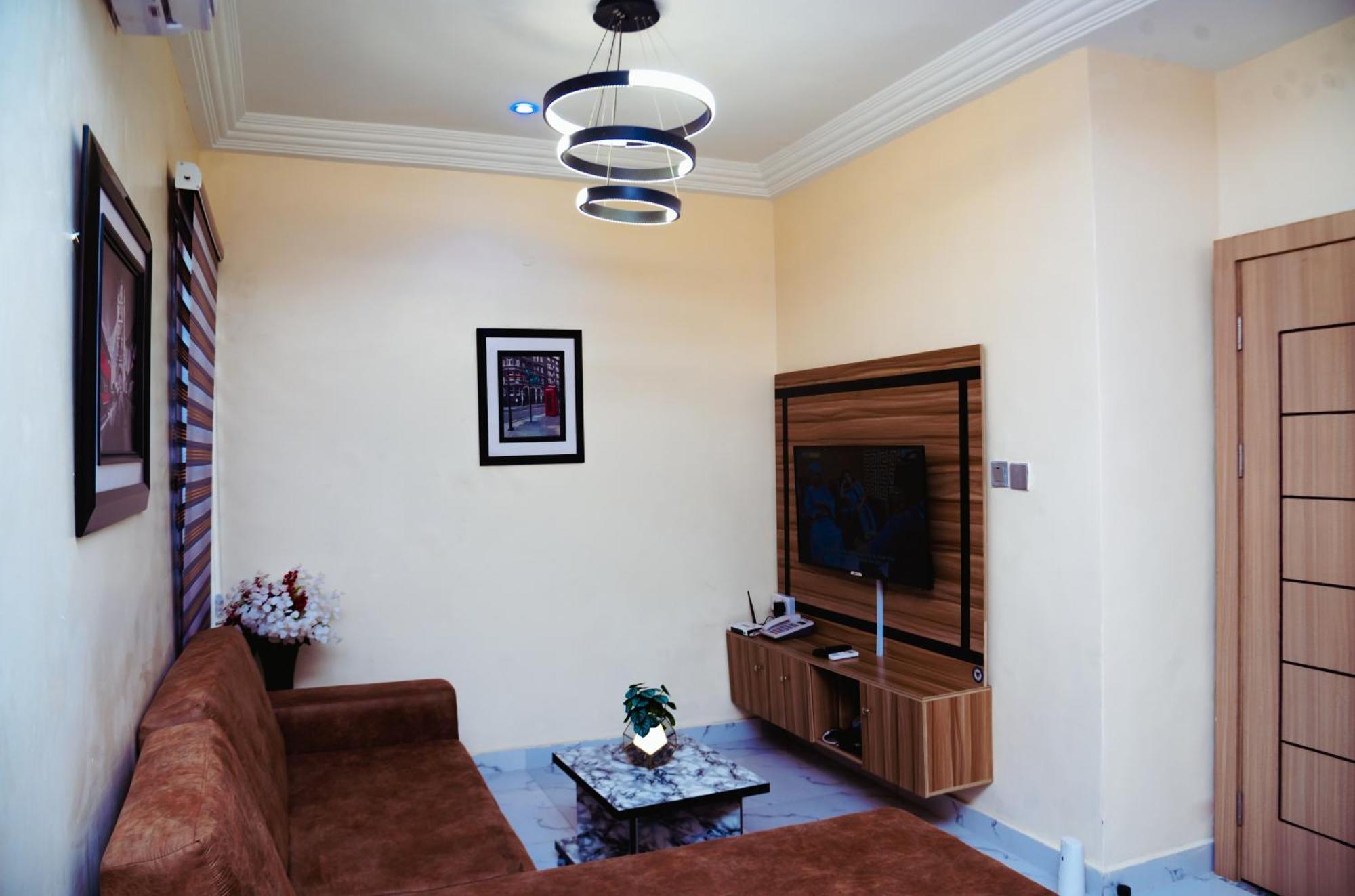 Aylesbury Homes Luxury Apartments Леккі Екстер'єр фото