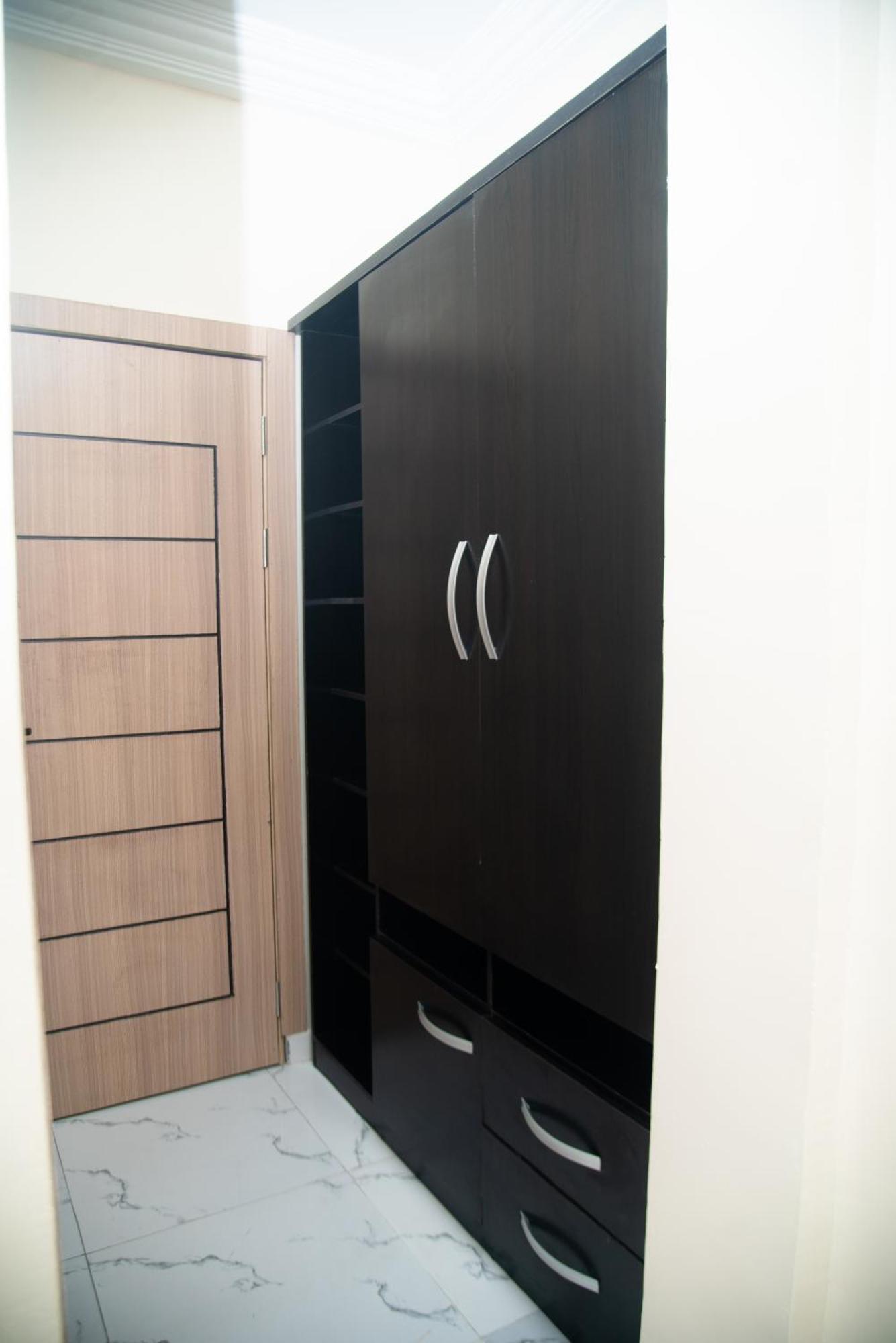 Aylesbury Homes Luxury Apartments Леккі Екстер'єр фото