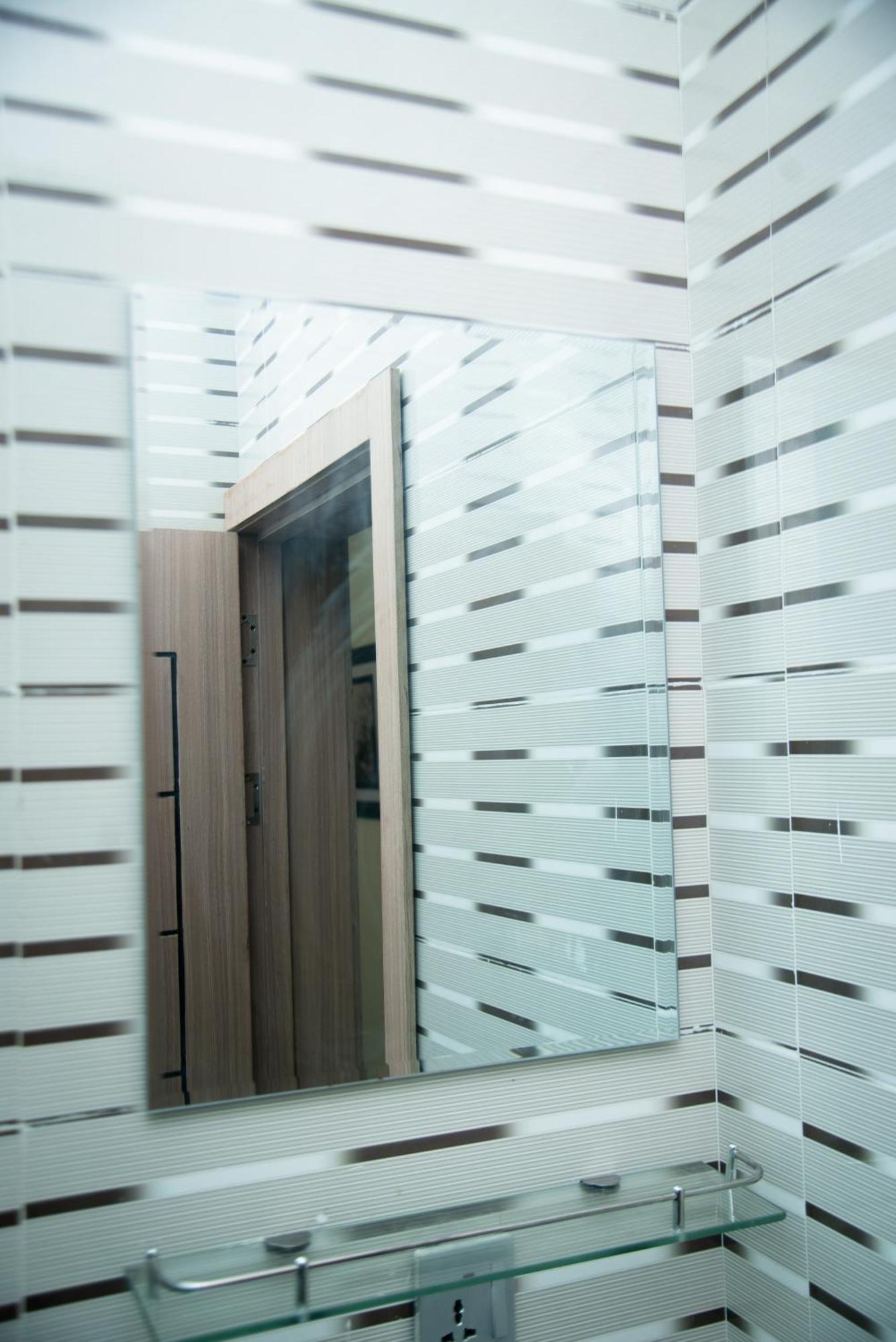 Aylesbury Homes Luxury Apartments Леккі Екстер'єр фото