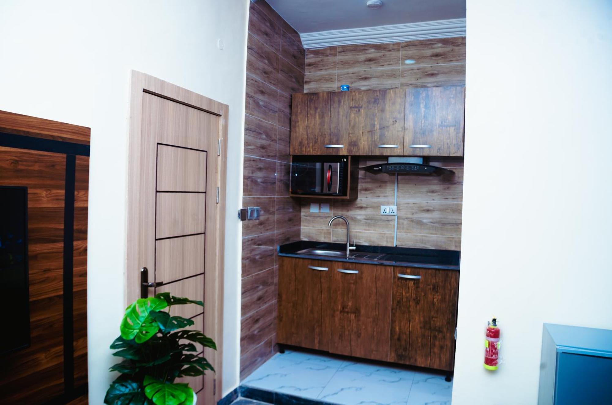 Aylesbury Homes Luxury Apartments Леккі Екстер'єр фото