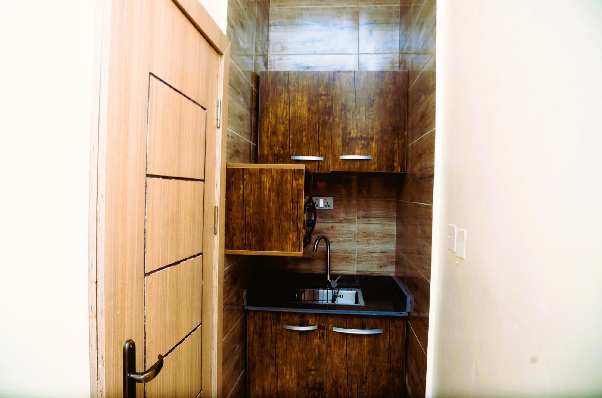 Aylesbury Homes Luxury Apartments Леккі Екстер'єр фото